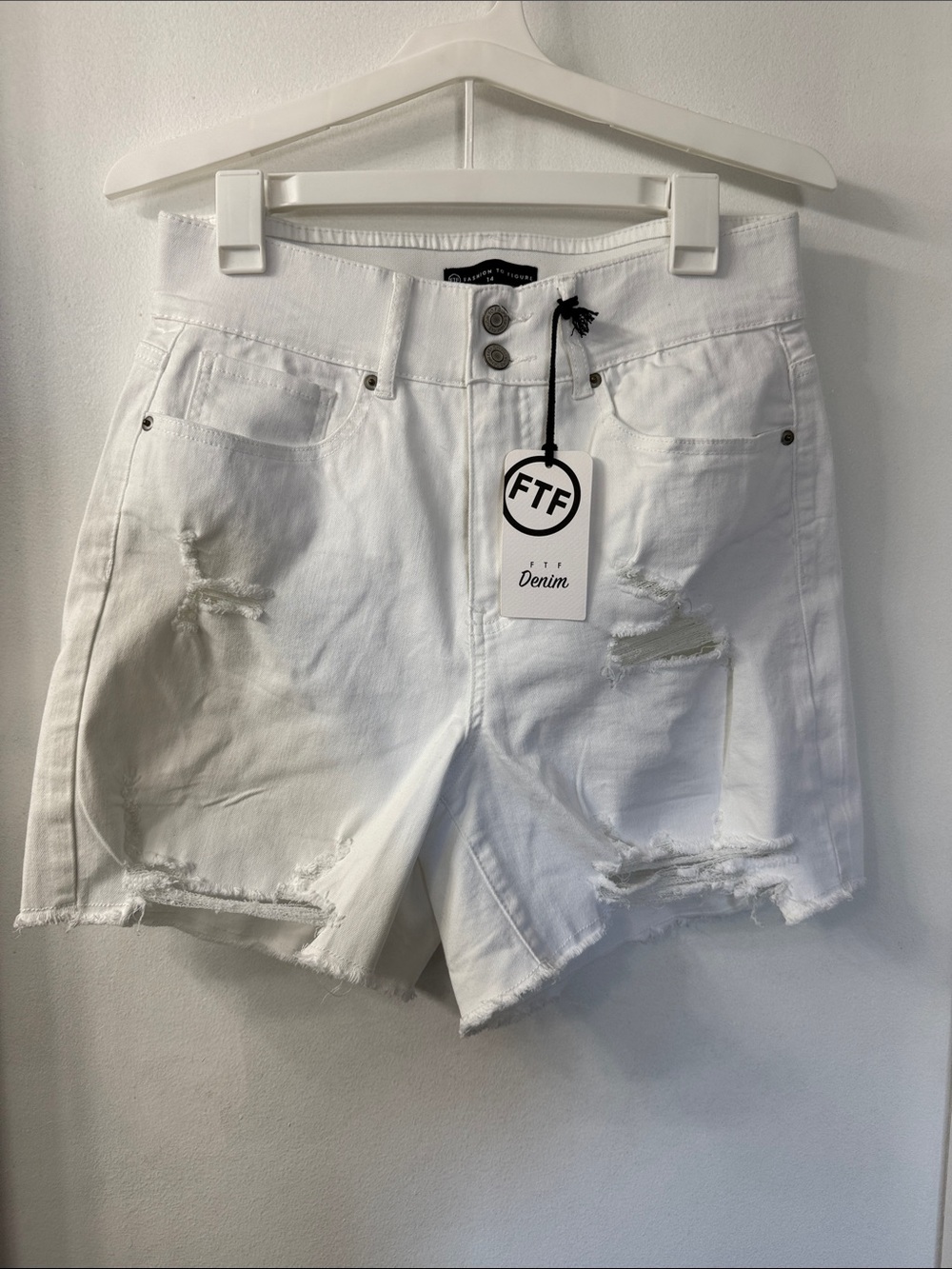 Fashion to Figure Women’s White Distressed Denim Shorts-NWT-14